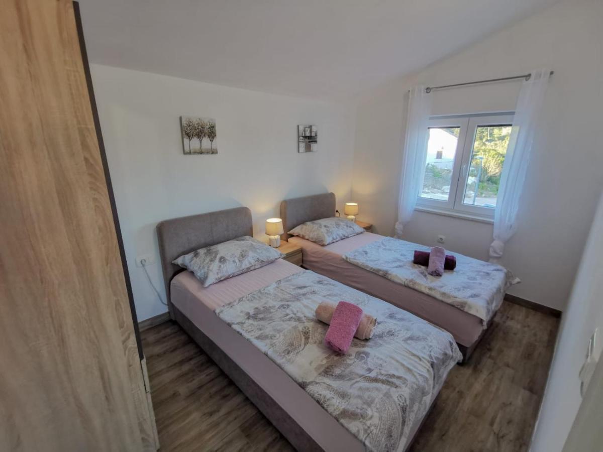 Apartmani Goga 2 Molat Bagian luar foto